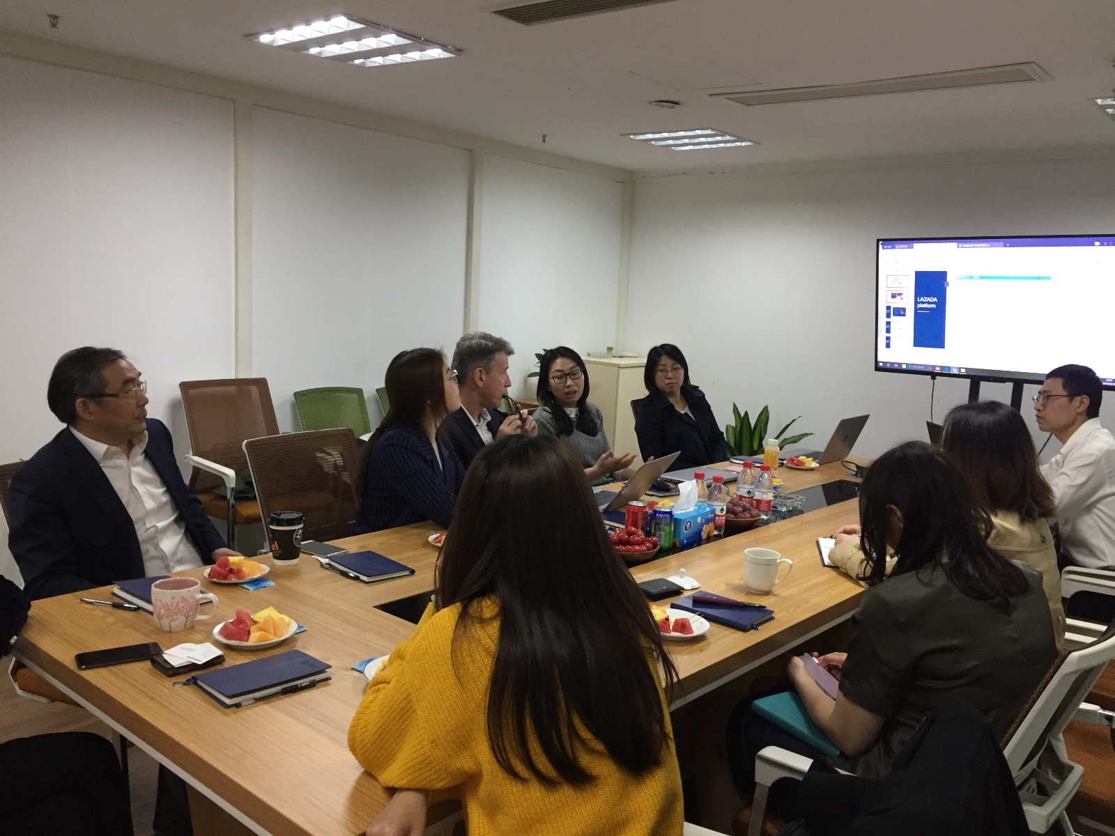 15564378701072052BXR.jpg e994c89b9101d17a9f7fc002575b29f.jpg